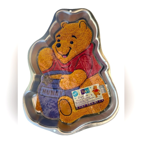 1995 VINTAGE WINNIE THE POOH WILTON CAKE PAN - Picture 1 of 1